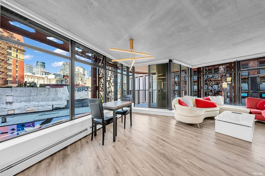 610 128 W Cordova Street
