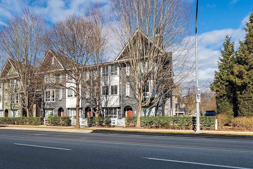 136 2418 Avon Place