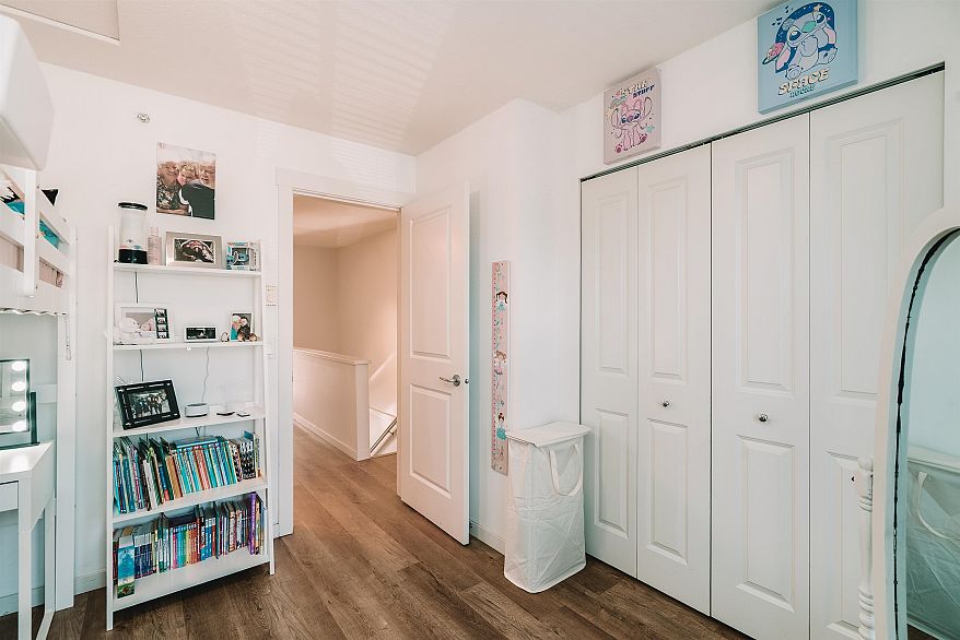 136 2418 Avon Place