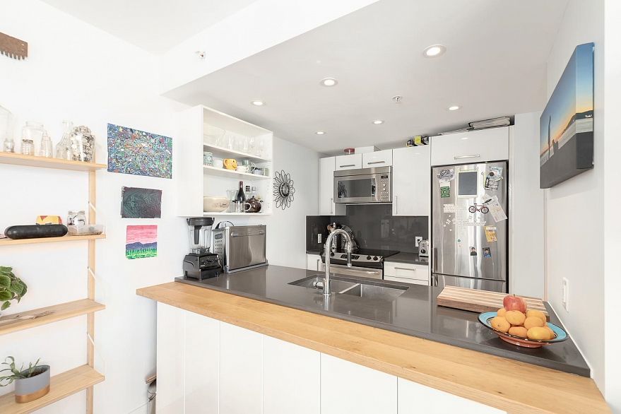 904 983 E Hastings Street