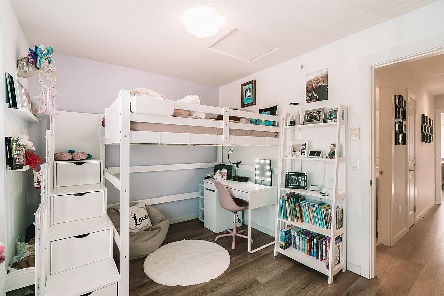 136 2418 Avon Place