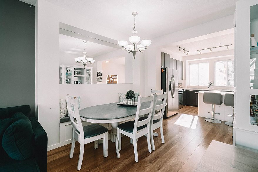 136 2418 Avon Place