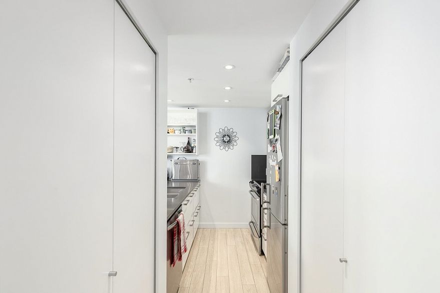 904 983 E Hastings Street