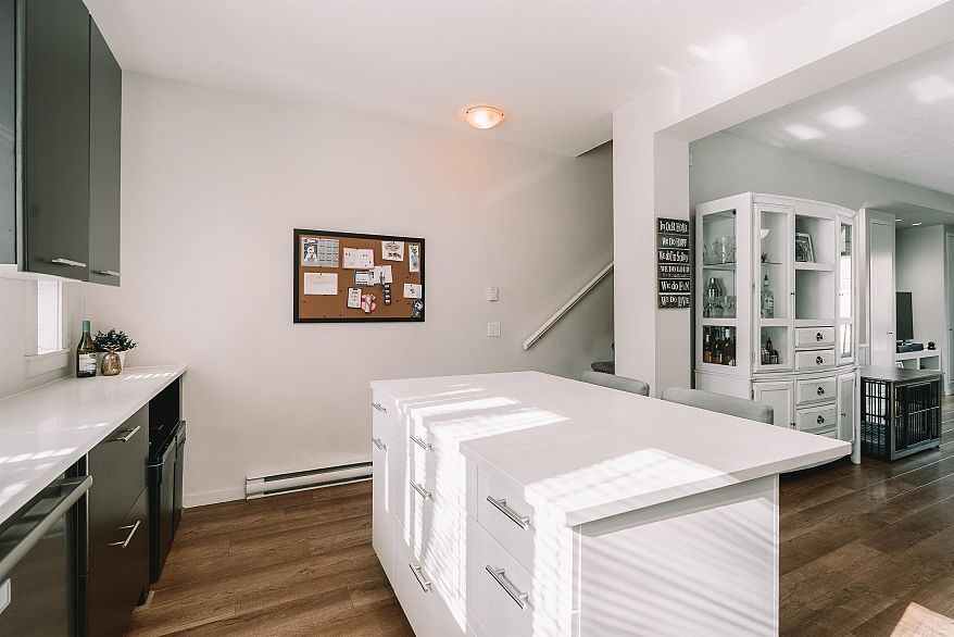 136 2418 Avon Place