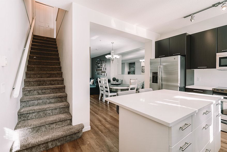 136 2418 Avon Place