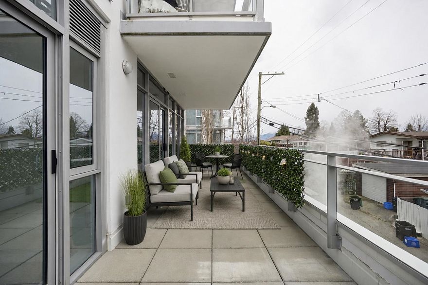 302 2455 Kingsway