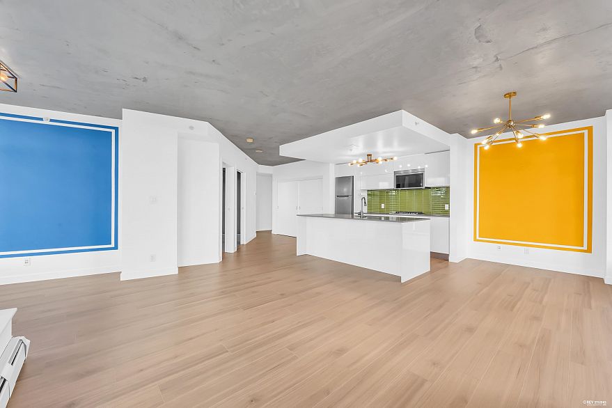 1806 128 W Cordova Street