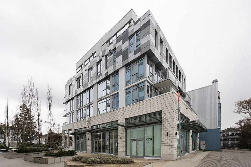 302 2455 Kingsway