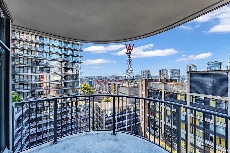 1806 128 W Cordova Street