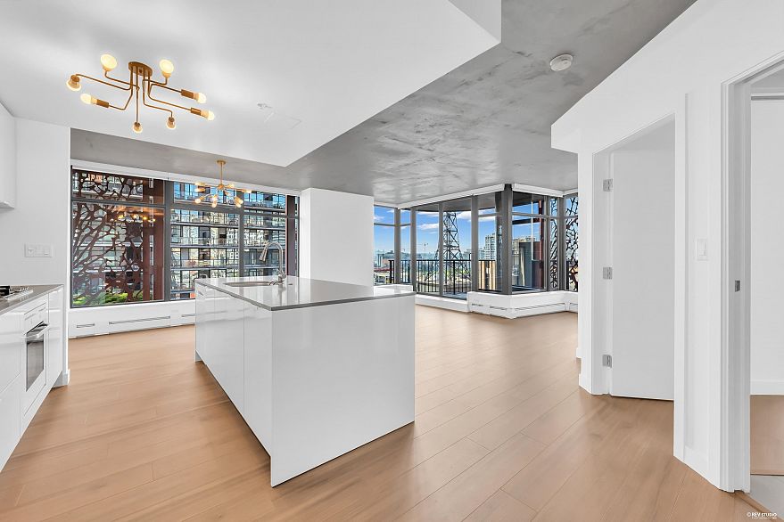 1806 128 W Cordova Street