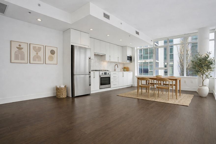 302 2455 Kingsway
