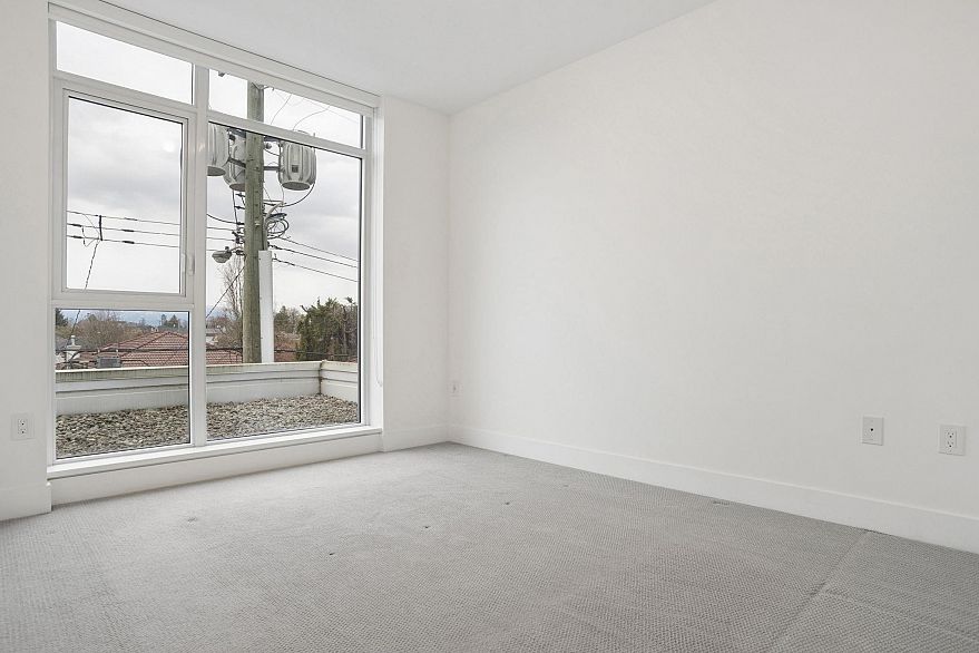 302 2455 Kingsway