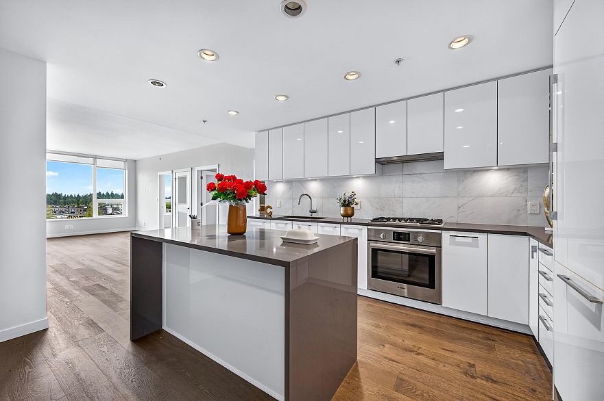 1302 3487 Binning Road