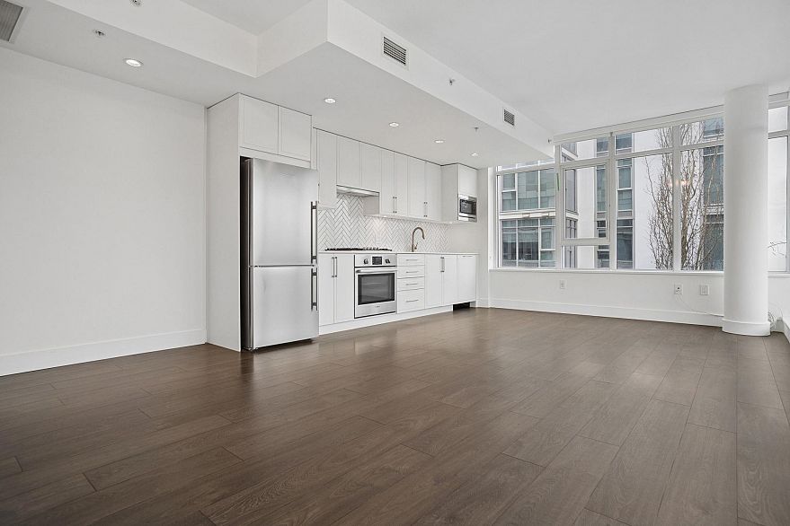302 2455 Kingsway