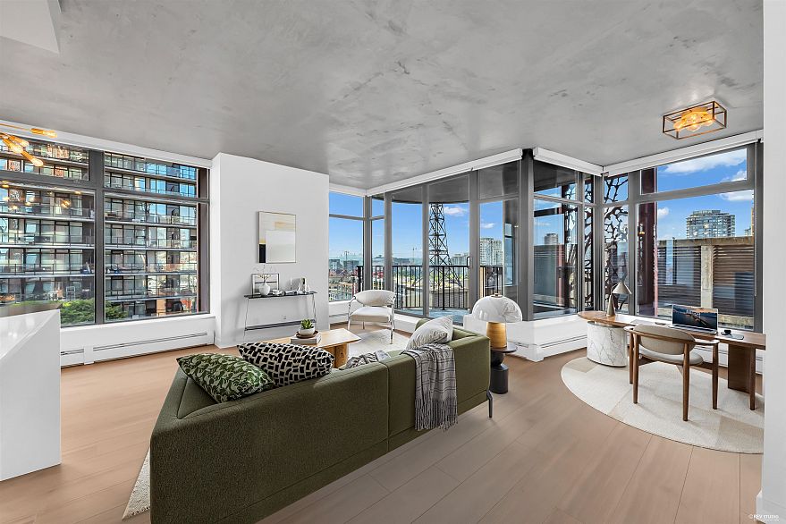 1806 128 W Cordova Street