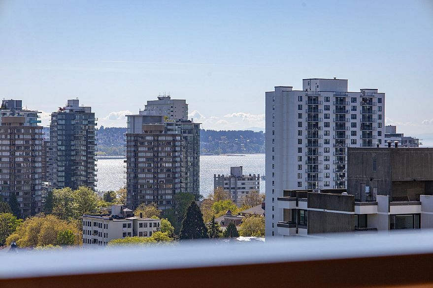 1606 1482 Robson Street