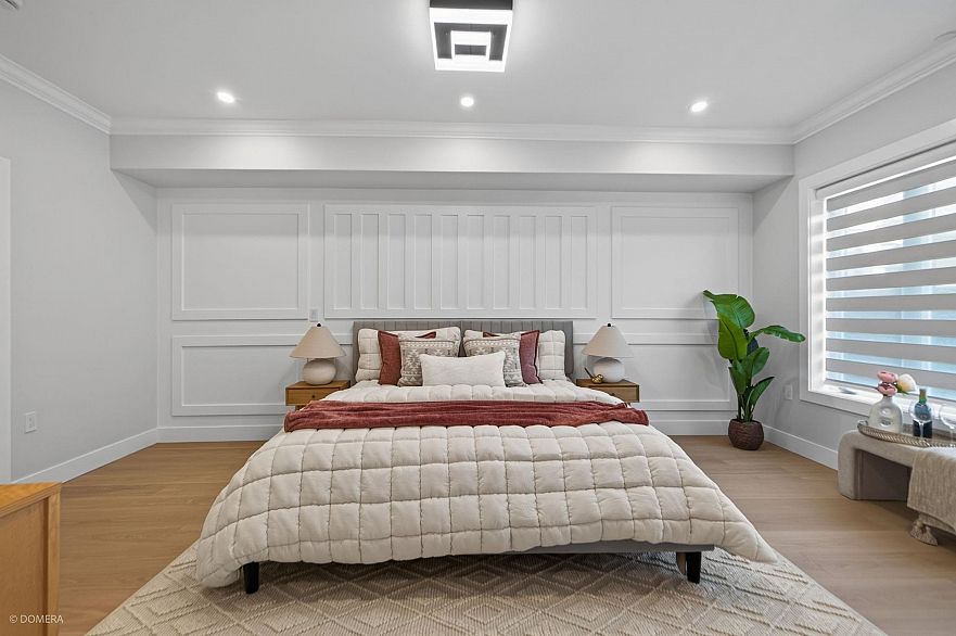 1 2035 E 51st