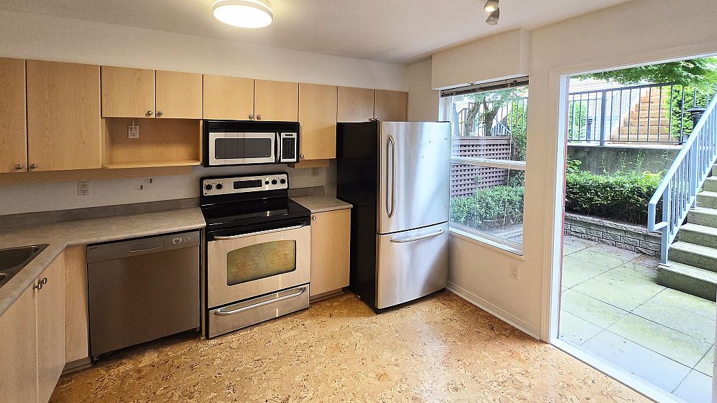 229 E 11th Avenue