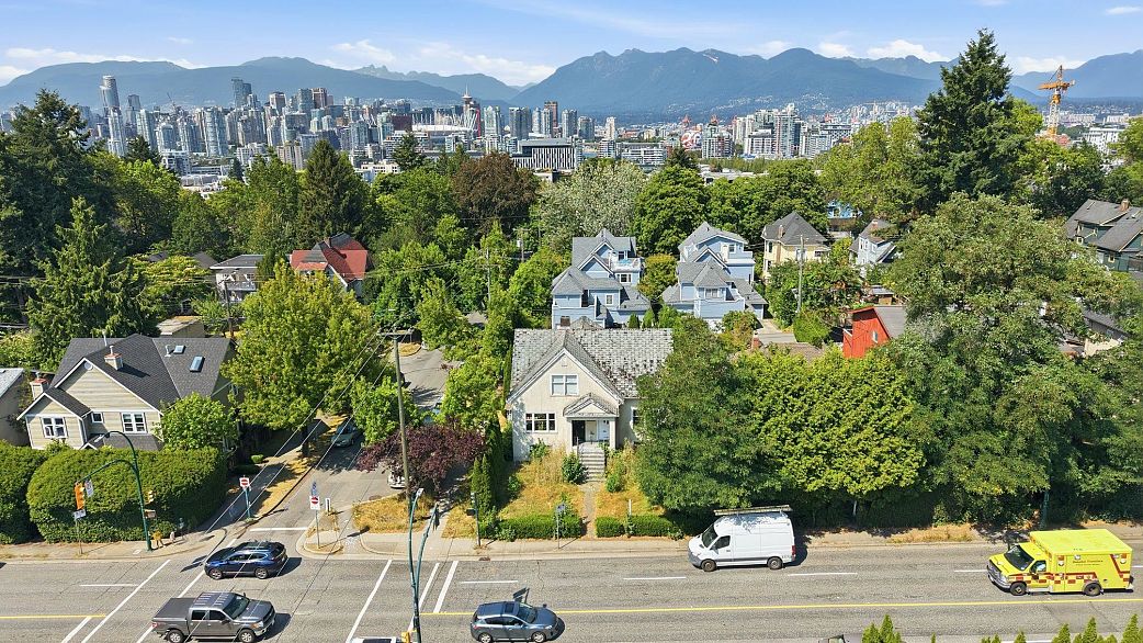 93 W 12th Avenue