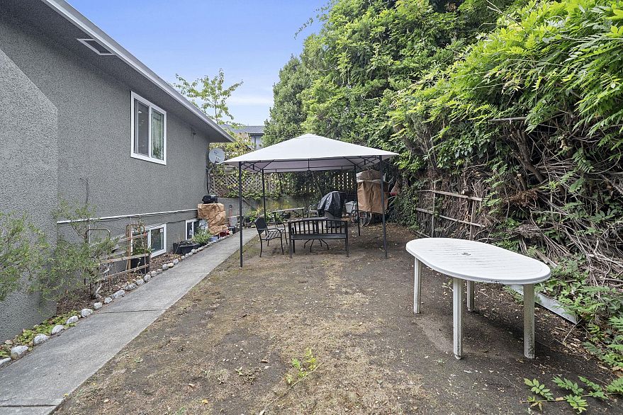189 E 64th Avenue