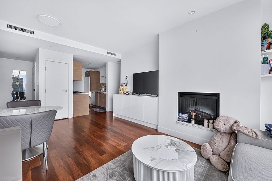 3406 1111 Alberni Street