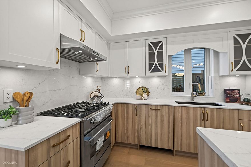 1 2035 E 51st