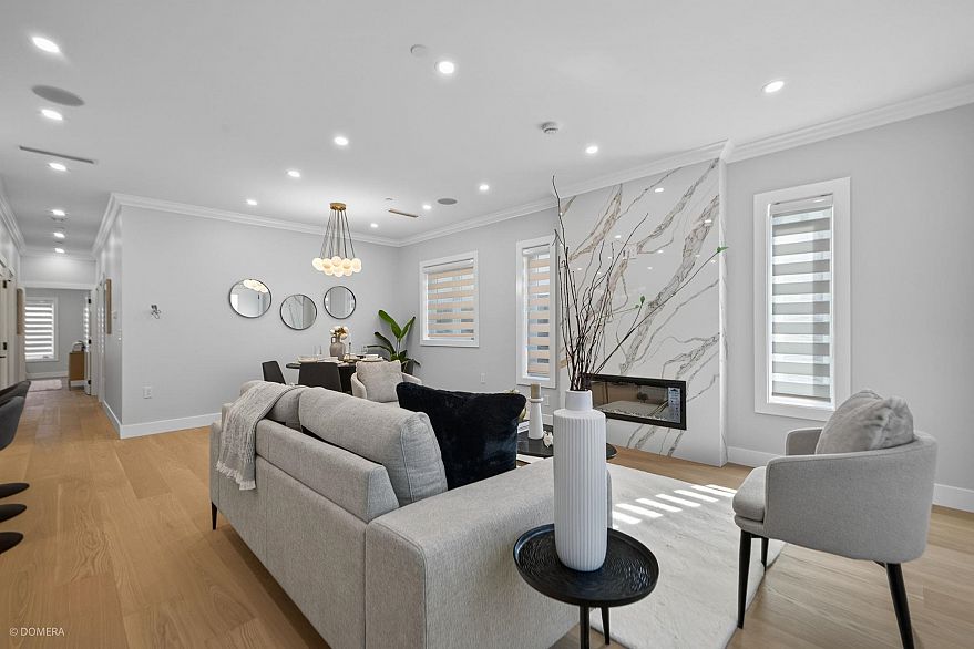 1 2035 E 51st