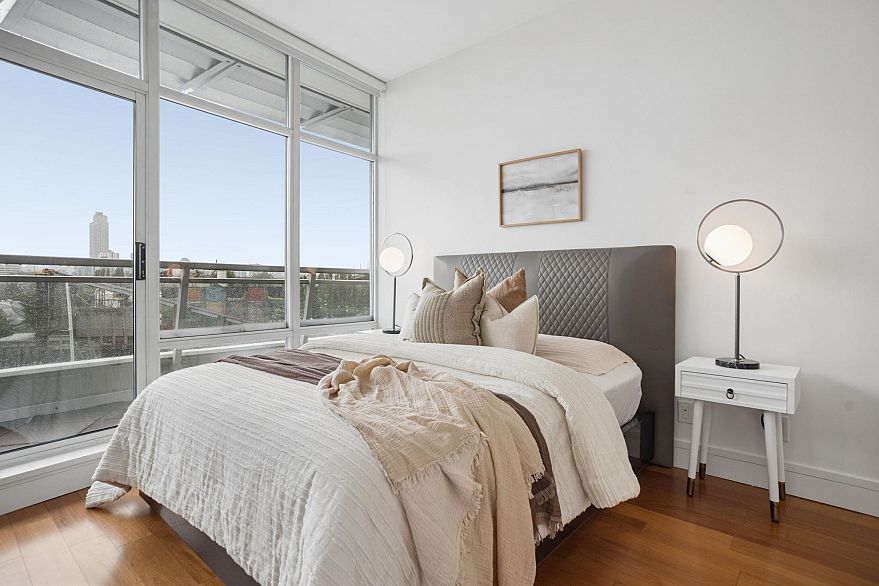 802 628 Kinghorne Mews