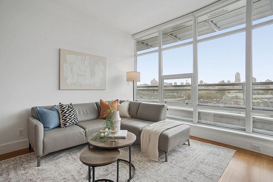 802 628 Kinghorne Mews