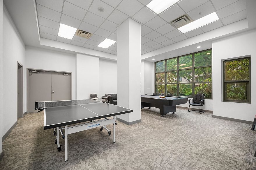 2204 183 Keefer Place