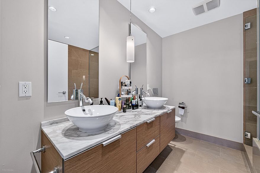 3406 1111 Alberni Street