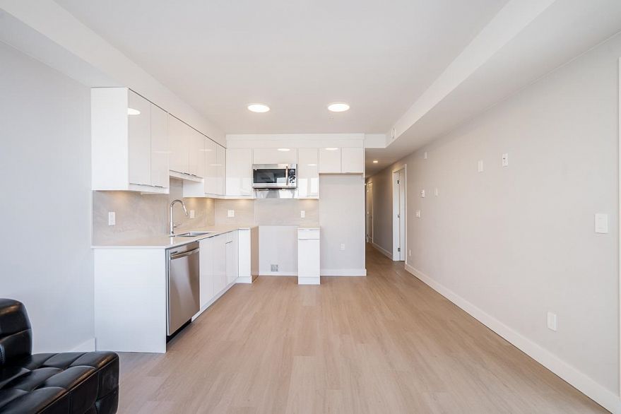 307 3050 Kingsway