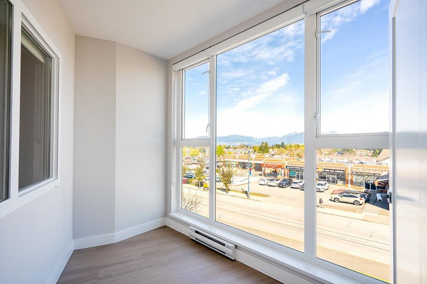 307 3050 Kingsway