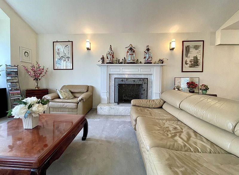 937 W 18th Avenue