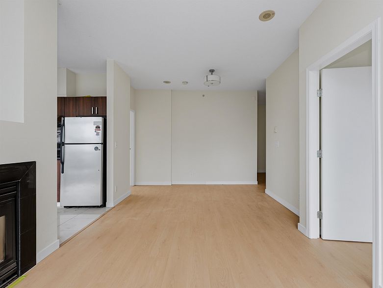 2304 1239 W Georgia Street