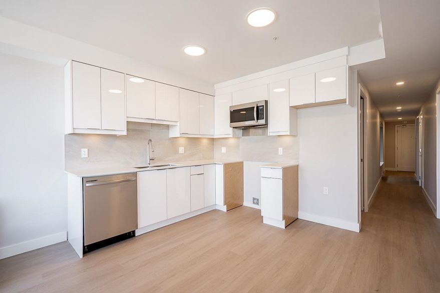 307 3050 Kingsway