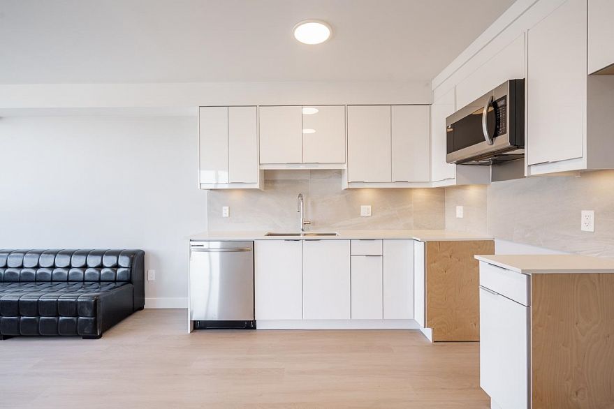 307 3050 Kingsway