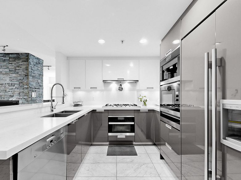 1211 W Cordova Street
