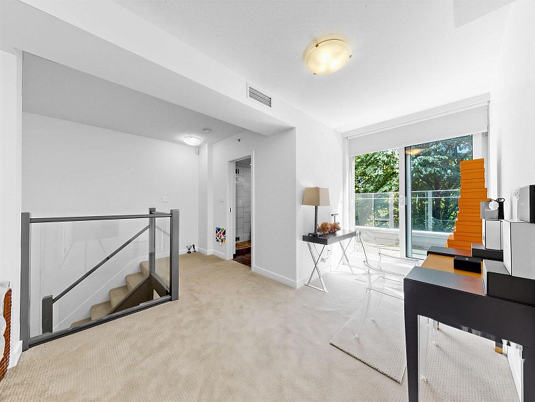 1211 W Cordova Street