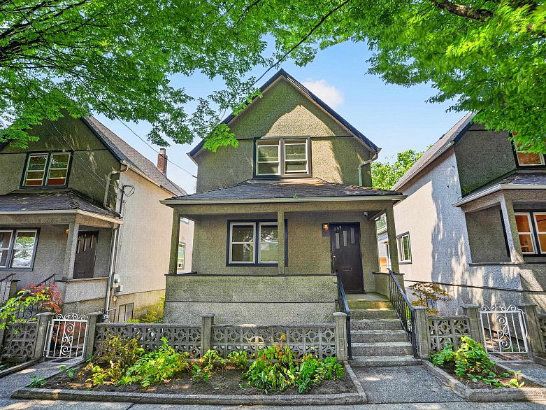 945-927 Princess Avenue