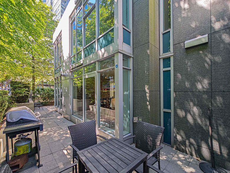 1211 W Cordova Street