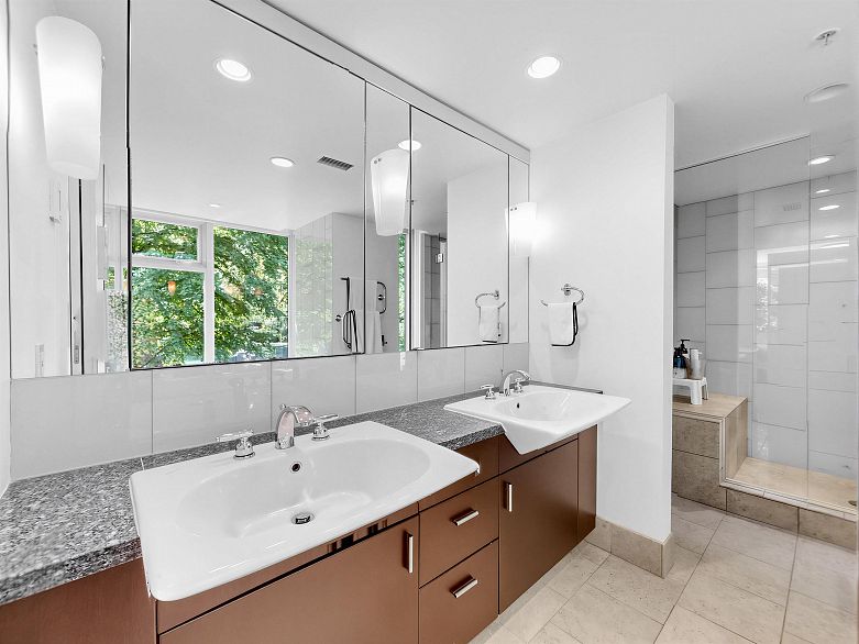 1211 W Cordova Street