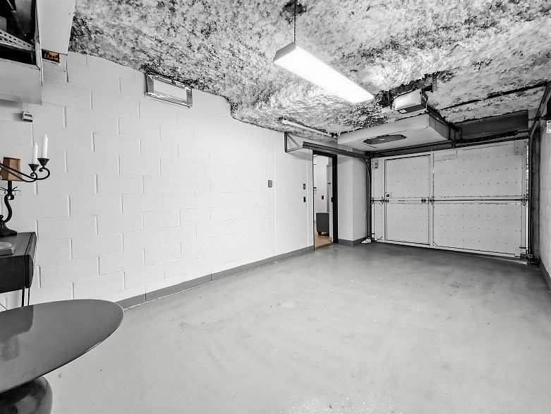 1211 W Cordova Street