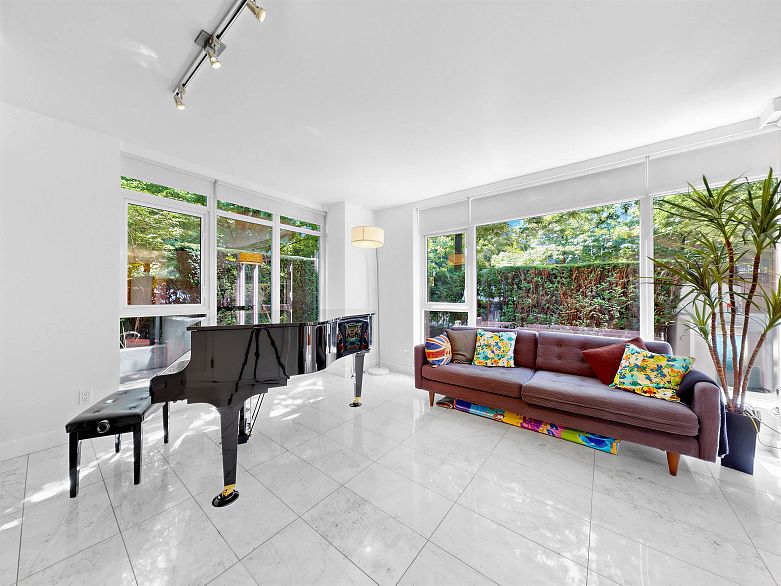 1211 W Cordova Street