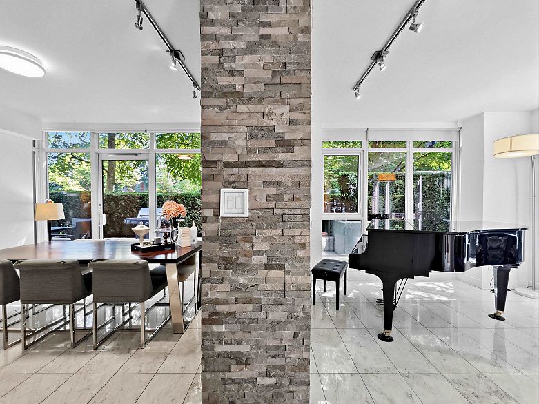 1211 W Cordova Street