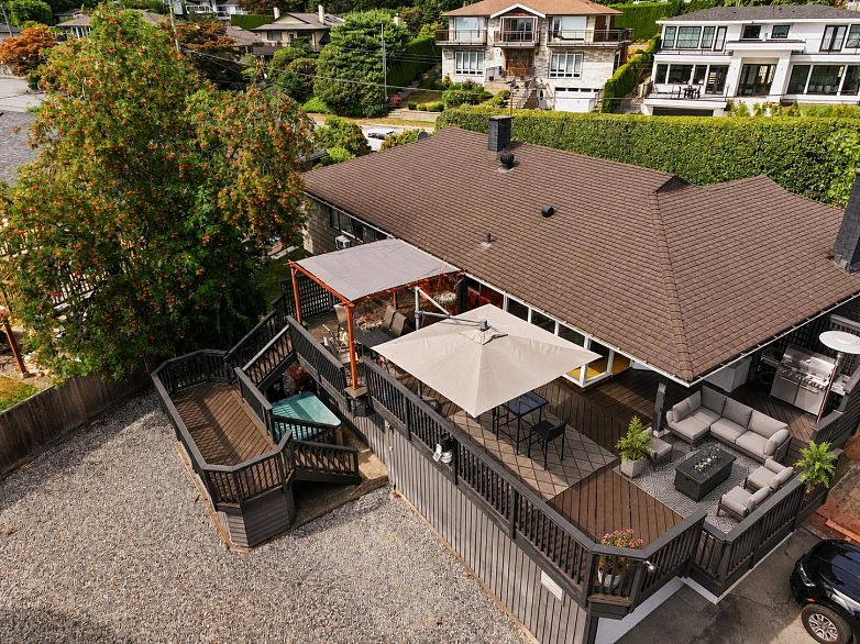 3883 Delbrook Avenue