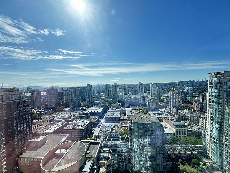 2705 1111 Richards Street