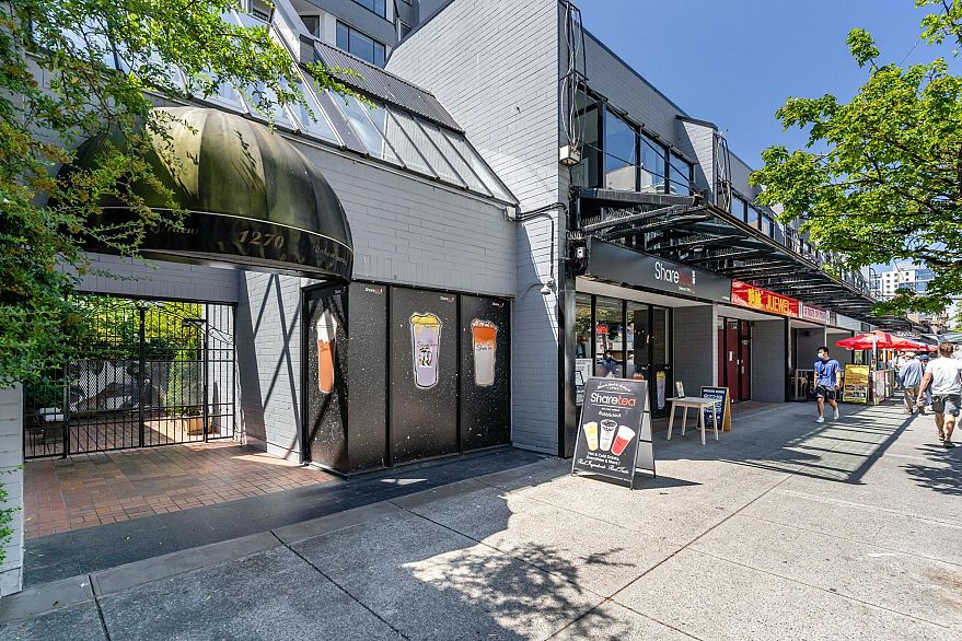 702 1270 Robson Street