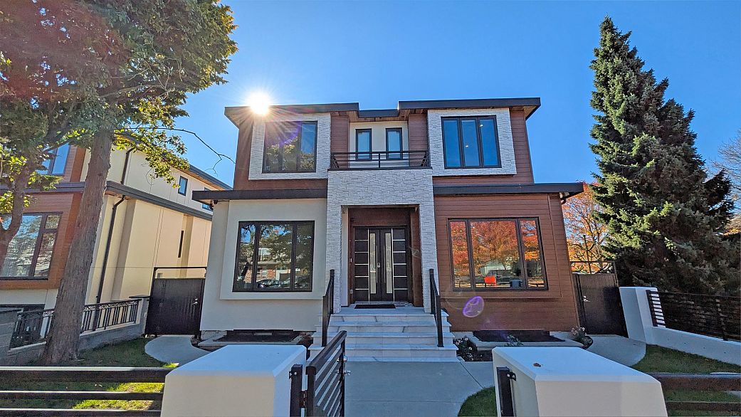 108 E 51st Avenue
