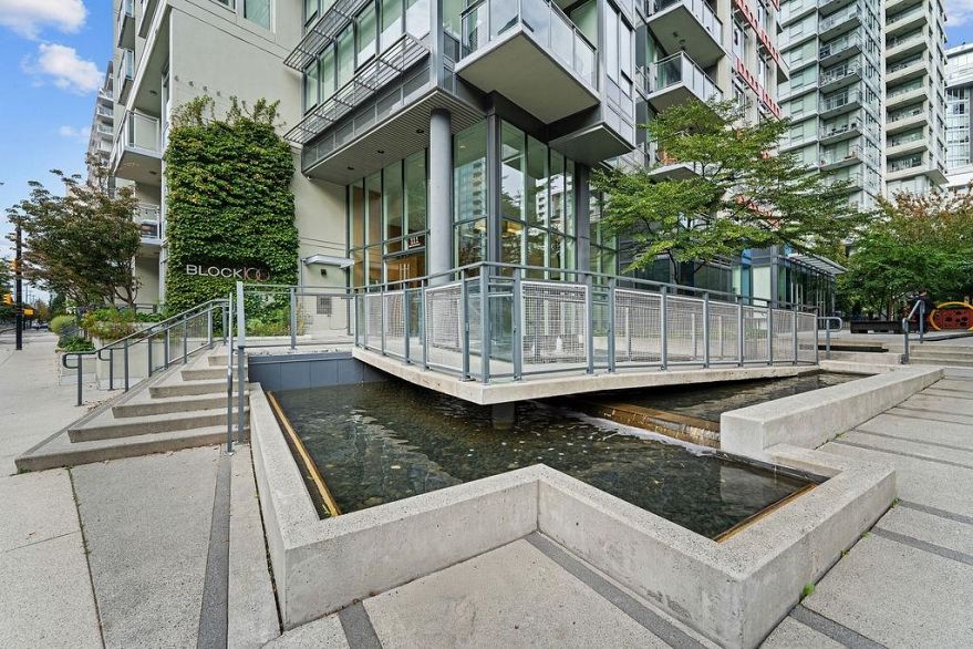 141 E 1st Avenue